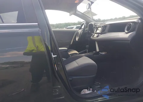 2013 Toyota Rav4 Xle z USA, uszkodzony, nr VIN JTMRFREV1D5006185